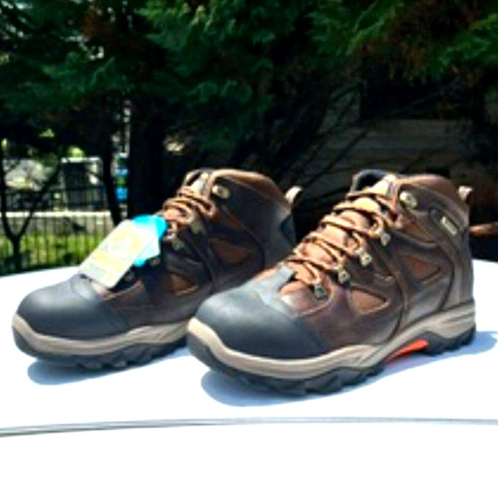 Size: 13 Steel Toe Hiking Boots Waterproof . Brahma . New in the Box